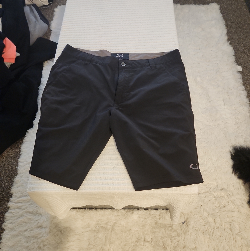 Oakley Men's Black Flat Front Athletic Shorts